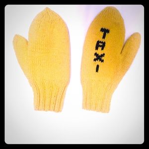Kate Spade Taxi Mittens